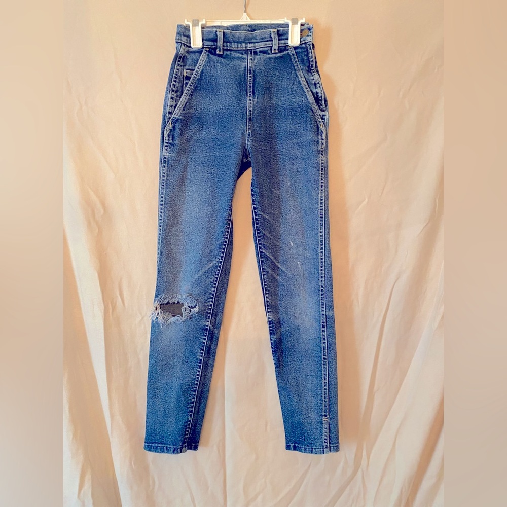 Vintage 1986 high waist, peg leg Lee jeans. Size 3, but fit like a 00